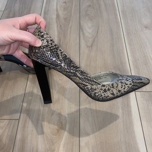EUC Size 8.5 Mossimo Snake Print Heels Pumps